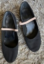 Academy Charakterschuhe