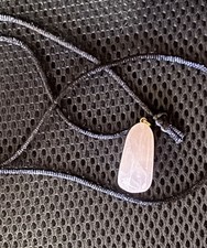 Rosenquarz Wassertropfen-Anhänger Halskette