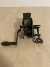 Unbekannte Schneidemaschine Vintage Handkurbel Handschneider