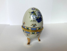 Porzellan Ei Schmuckdose auf 3