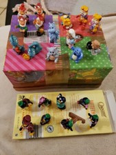 22 Ü-Eier Figuren: 8