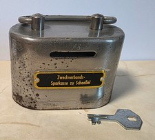 Alte Metall Spardose Sparbüchse Zweckverband Sparkasse zu Scheeßel mit Schlüssel