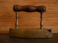 Antikes Bügeleisen, Messing, 1859