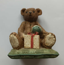 Sammelfigur, Bär auf Kissen mit Geschenk, Gilde