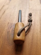 Premium Feuerstahl 1cm massiv & Kirschholzgriff / Paracord T3 Hazel / Handarbeit