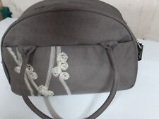 Geräumige wunderschöne Wickeltasche von Lässig mit viel Zubehör Wie Neu Ansehen 