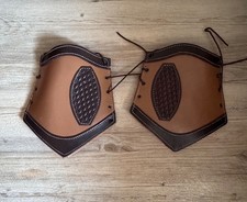 Armschützer, Armschiene Mittelalter Leder