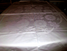 Runde Damast Tischdecke Ø 124