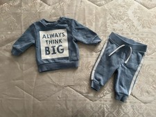 Baby Trainingsanzug Set von