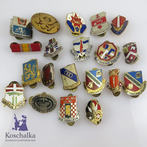 Diverse pins und - us,