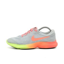 Nike Damen Revolution 4
