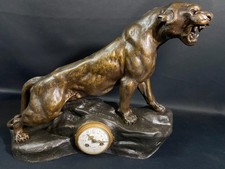 Große Tischuhr Aus La