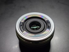 Olympus M.Zuiko Digital 14-42mm EZ Ed MSC Pancake-Zoom, Silber