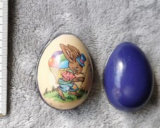 Osterhase lila, Blech-Ei