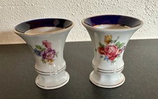 2 Ziervasen aus Porzellan mit