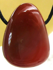 KARNEOL    CARNEOL  GEBÄNDERT  Trommelstein gebohrt   ANHÄNGER     Nr.32