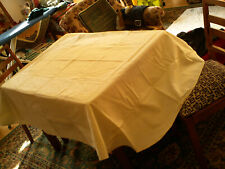 Riesengroße Ovale Damast Tischdecke creme