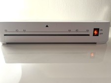 Maxdone A4 Laminiergerät FN333-58DE – Gebraucht, guter Zustand, max. 50x benutzt