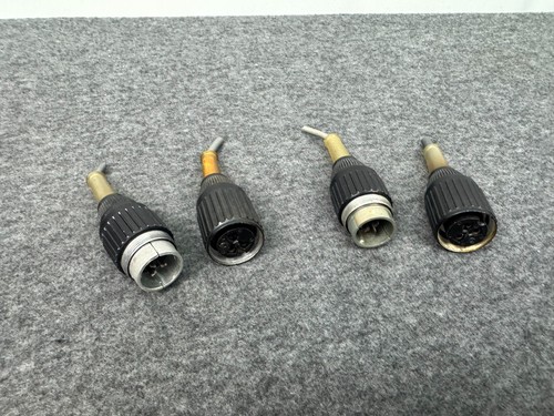 Anschlußstecker für - 4,