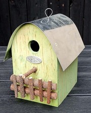 Scheunenfund: gut erhaltenes massives Holz Vogelhaus Nistkasten m. Zinkblechdach