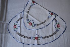 2 alte kleine Deckchen