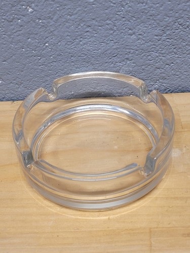 Aschenbecher klar transparent
