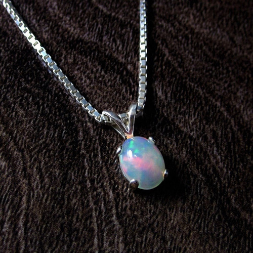 Natürlicher regenbogen opal - regenbogen,