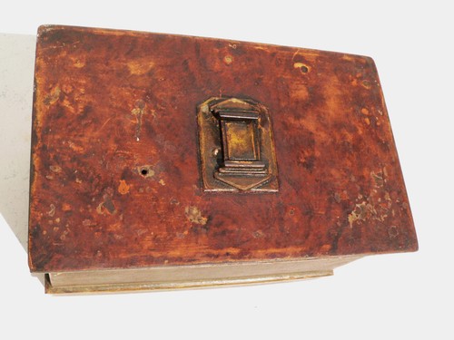Biedermeier-Eisentruhe