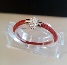 Schmuck Armband Nappa Leder mit Echsen Prägung rot mit Kristall Magnet VS 19 cm