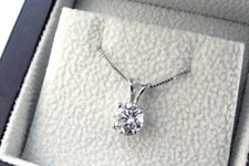 Umwerfend 3 Karat Weiß