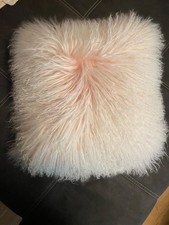 Echtes mongolisches Lammfell-Kissen in Rosa – sehr weich & flauschig