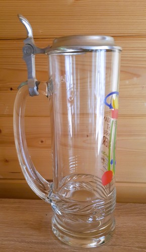 Großer glas bierkrug mit - großer,