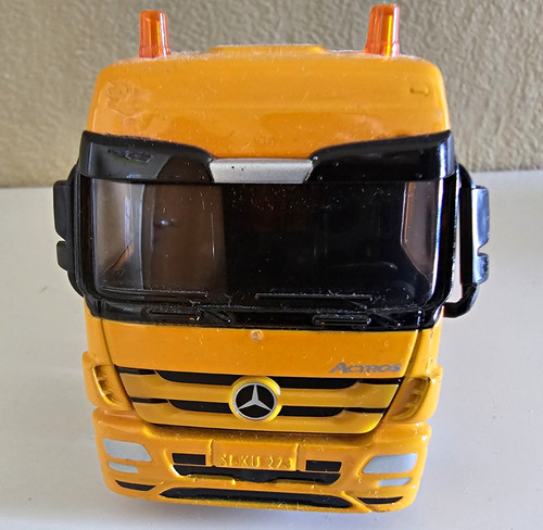 Siku mercedes actros - mercedes,