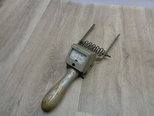 altes  Messgerät Voltmeter Batterieprüfer Oldtimer Batterie Spannung 