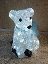 LED-Acryl Outdoor-Beleuchtung "Kleiner Eisbär mit Schleife" IP 44 ca. 40  LED`s