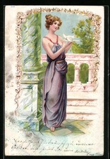 Junge Frau im Kleid mit