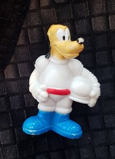 selten Baseballspieler Goofi mit Helm unter Arm- weiß mit blauen Schuhen 6,5 cm