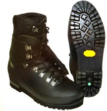 HOCHGEBIRGSSTIEFEL LOWA