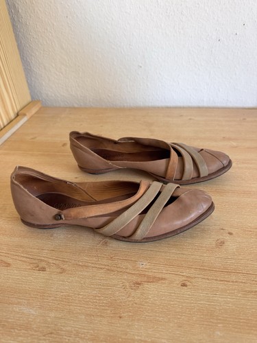 Cydwoq vintage flats pointed