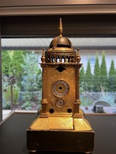 Augsburger Türmchenuhr auf Sockel um 1600, ohne Uhrwerk, gut erhalten