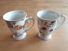 2 Porzellan Kaffeebecher hohe Kaffeetassen mit Blumendekor Höhe: ca. 11,5 cm