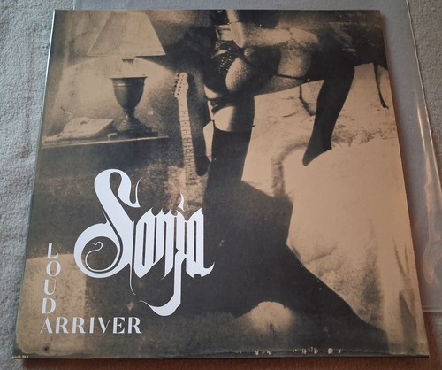 Sonja loud arriver - -,