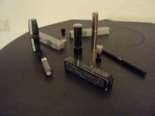 Lippenstift , Eye liner   usw. 11 teilig geschenkt bekommen