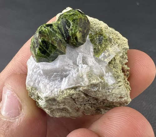 Granat demantoid auf kirman - granat,