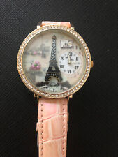Neu: sehr schöne, jugendliche 3D Uhr, Eiffelturm Leder
