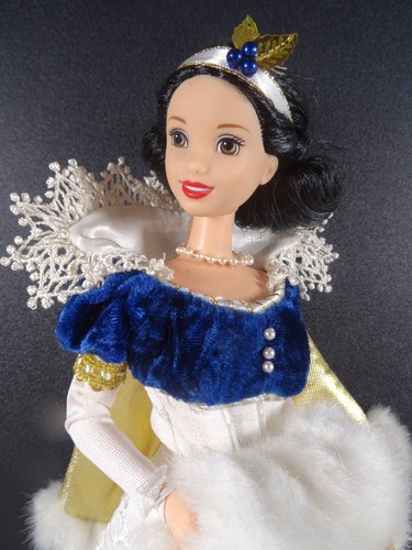 Vintage barbie collector doll - barbie,