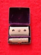 Alter Rasierer Vintage Rasierapparat Soldaten Rasiermesser WW2 2.WK Militaria 