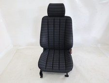 Beifahrersitz vorn rechts