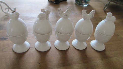 Eierbecher weiß mit - 5, haube