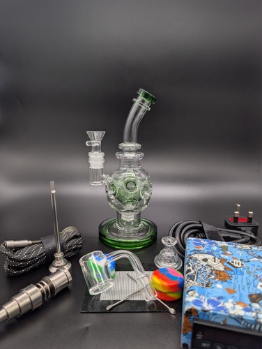 Digital enail green - &,